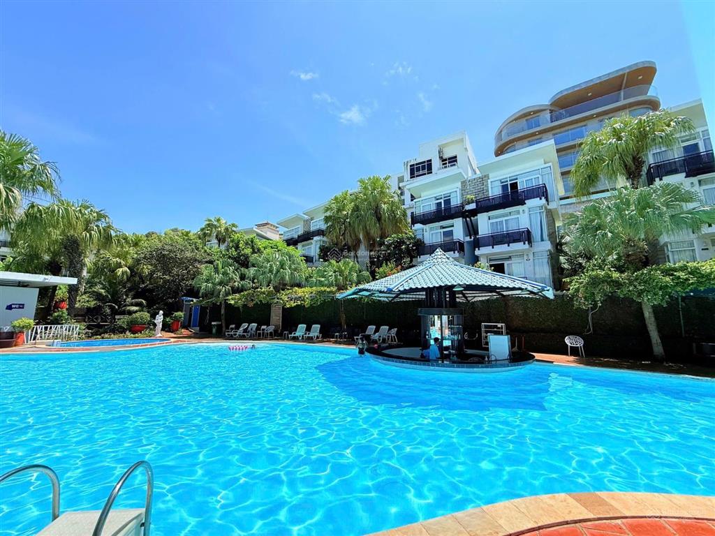 Cho thuê cụm villa trần phúvũng tàu. giá 300 triệu/tháng  0909 525 *** ms. nga