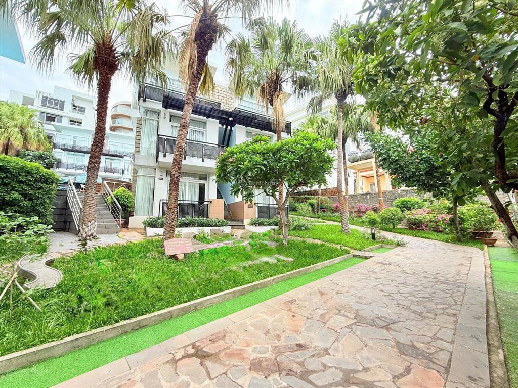 Cho thuê cụm villa trần phúvũng tàu. giá 300 triệu/tháng  0909 525 *** ms. nga