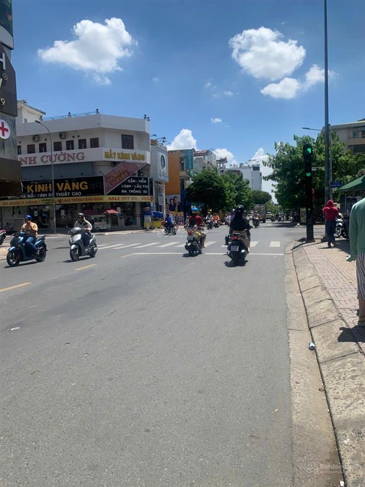 Bán nhà mặt tiền kinh doanh tân sơn nhì, quận tân phú đều 4m x20m. giá chỉ 17.5 tỷ