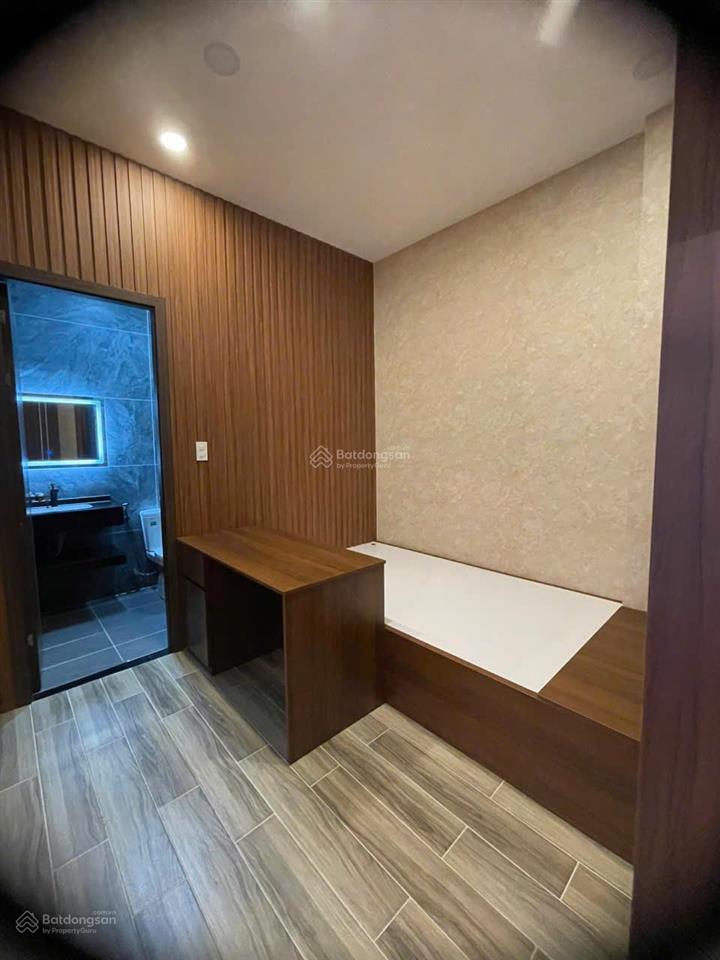 Hiếm có quận 5 chdv nguyễn thời trung  4 tầng  11pn/11wc  cn 71m2  dòng tiền sẵn 600tr/năm