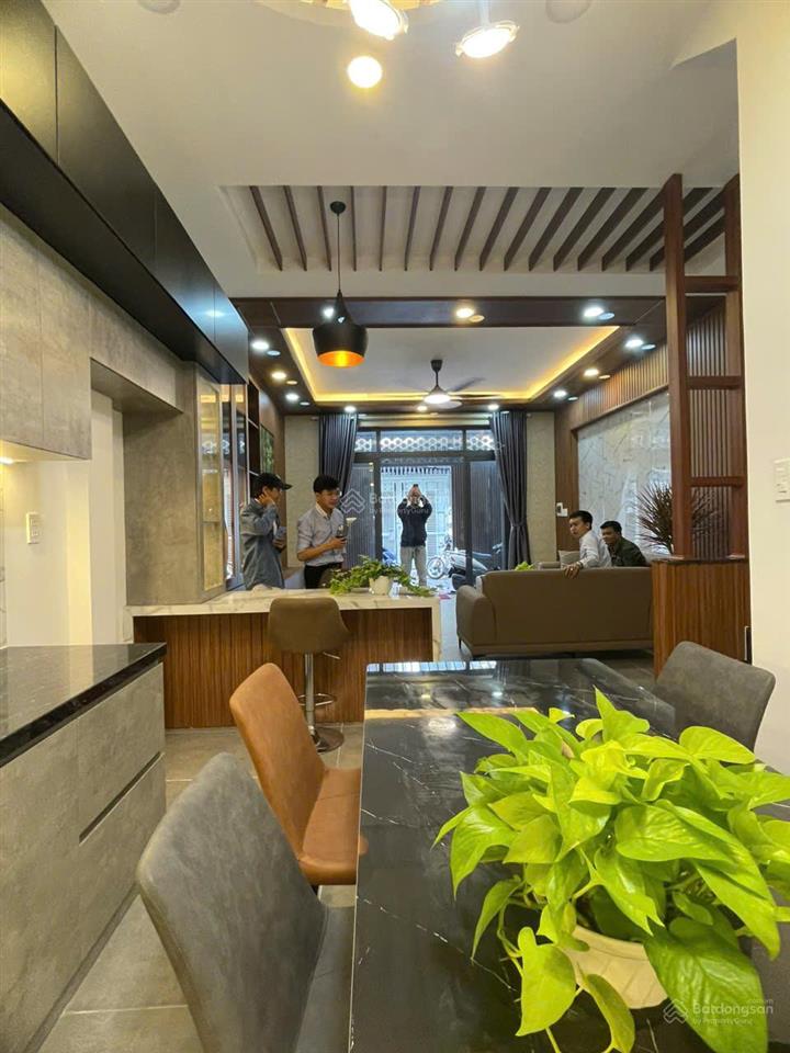 Bán nhà 5 tầng nguyễn ngọc lộc quận 10, nội khu hẻm 606 của 3 tháng 2 chỉ 8.2 tỷ