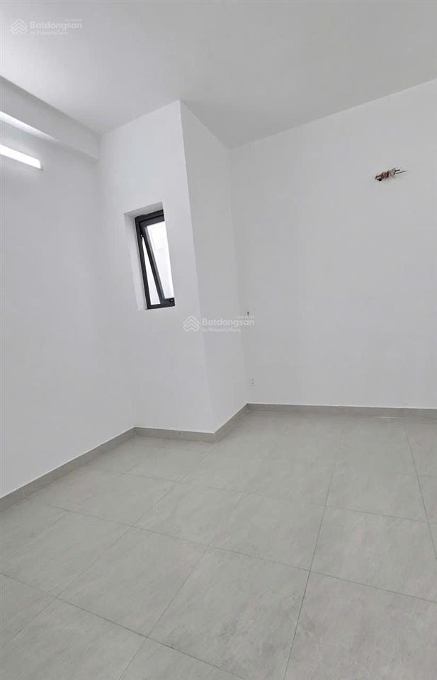 Xe hơi đỗ cửa!!! quận 10 đường 3 tháng 2 5 tầng lầu chỉ 9.1 tỷ