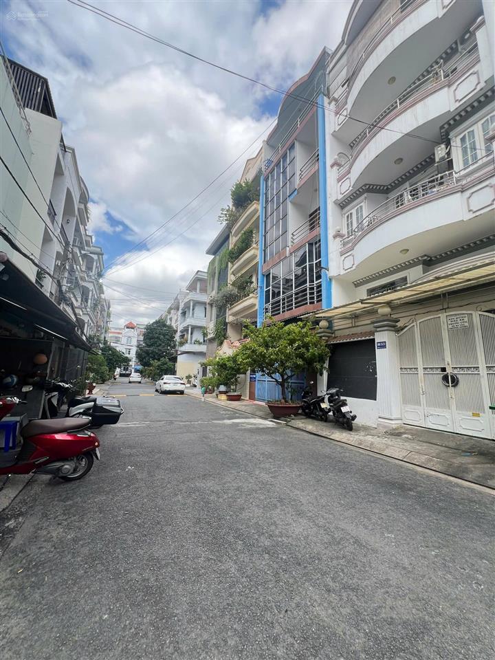 Bán nhà góc 2mt đường phan văn trị quận 5 4 tầng lầu giá 8.9 tỷ