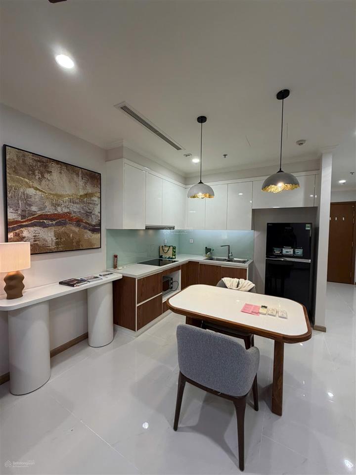Chính chủ bán căn hộ 1 phòng ngủ full nội thất view pháo hoa