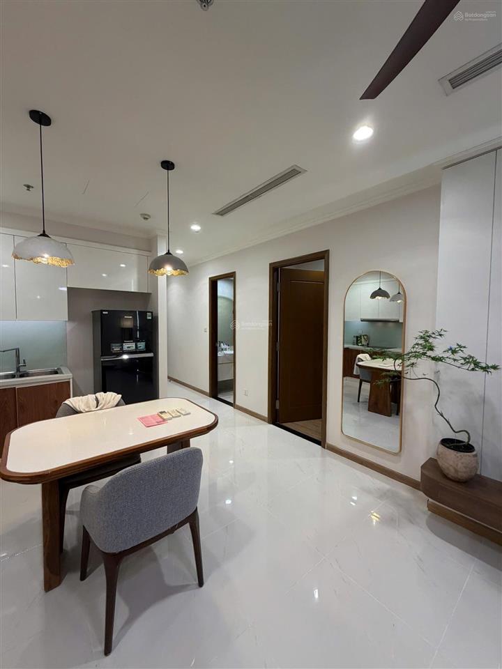 Chính chủ bán căn hộ 1 phòng ngủ full nội thất view pháo hoa