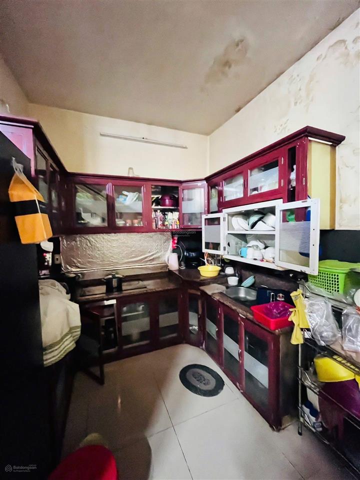 Nhà bán 3 tầng + st  6 x 16  96m2  mặt tiền đường 12m kdc bình hưng, bình chánh cũ. sổ hh công