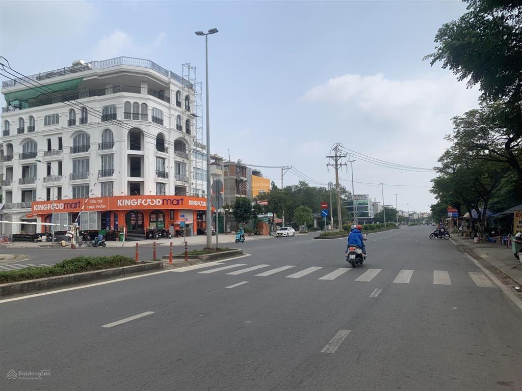 Nhà bán 4 tầng131m2(5 x 26) mặt tiền đường 12m kdc 6b intresco, xã bình hưng, bình chánh cũ.