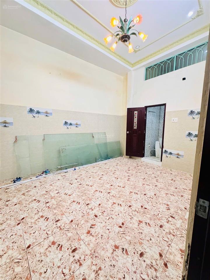 Nhà bán 3 tầng 124.2m2 (3,9 x 25m) 4pn, mặt tiền thụt ô tô đậu trong nhà đường ba đình 10tỷ9 tl