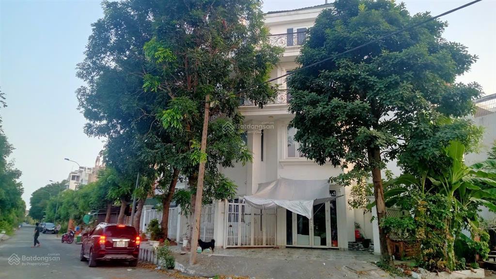 Nhà bán căn góc 6 tầng  7 x 19m  kdc 13c (greenlife) phong phú bình chánh cũ  sổ hh công đủ