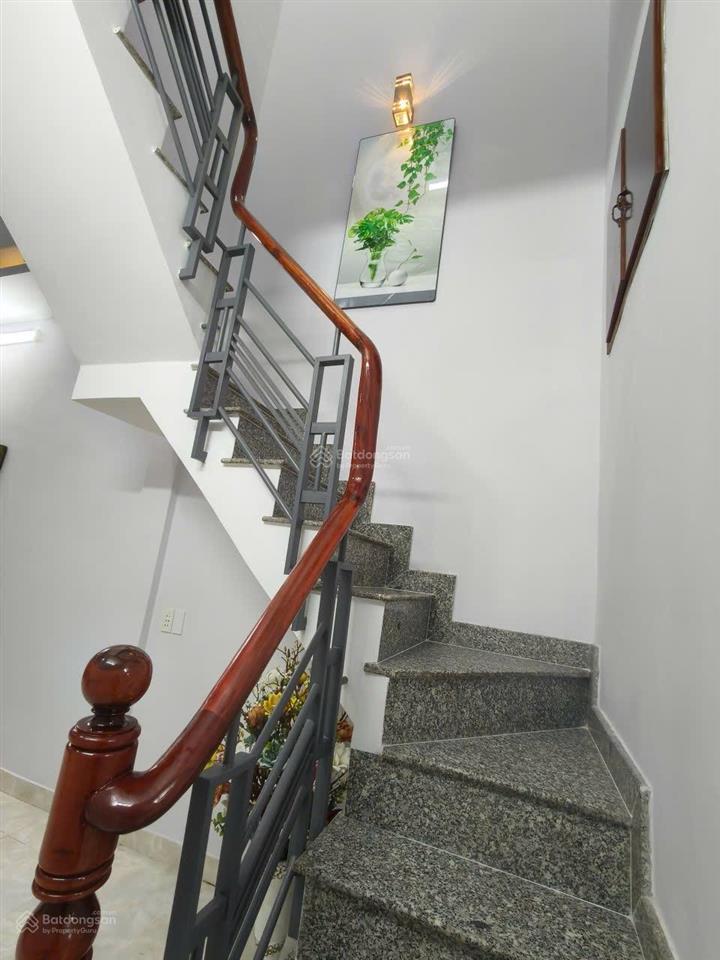 Nhà bán trệt, lầu mới đẹp full nội thất  62m2 (3x22) 3 pn, 2 wc  sàn và mái btct  sổ hồng hc đủ