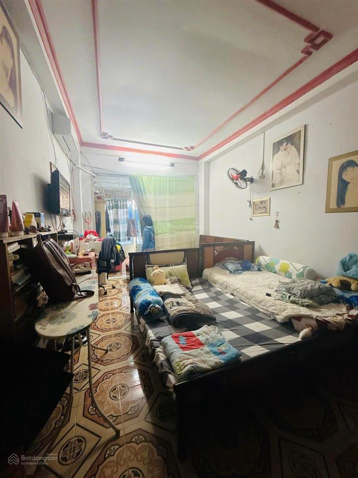 Nhà bán 3 tầng+ st53m23,5 x 15,7(nở hậu 3,8m) 4 pn,3 wchẻm xe tải kinh doanh tốt âu dương lân