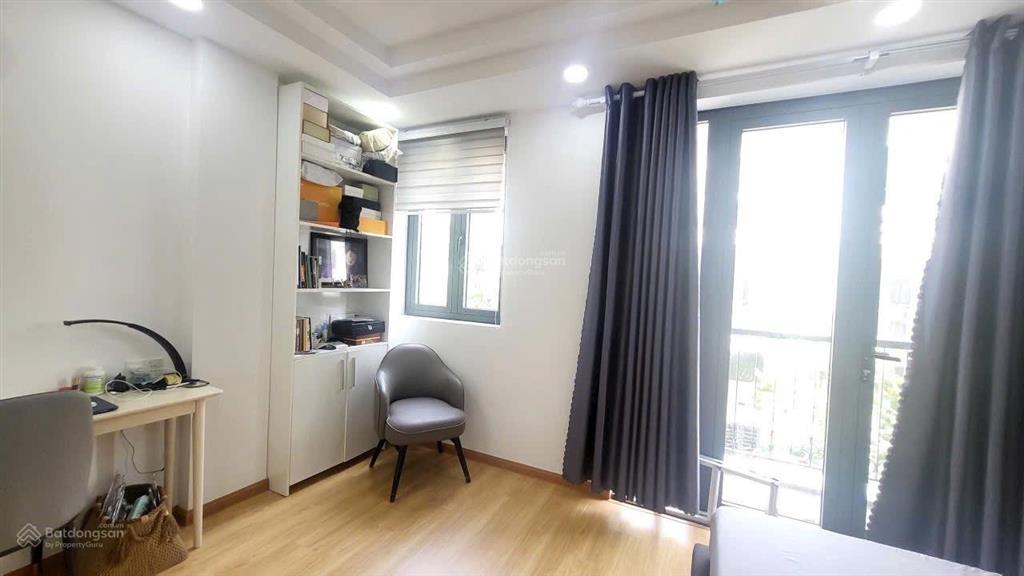 Nhà thuê 4 tầng đẹp5 x 1260m25 pn,4 wc full nội thất mt 12m kdc senturia nam saà gòn binh hưng