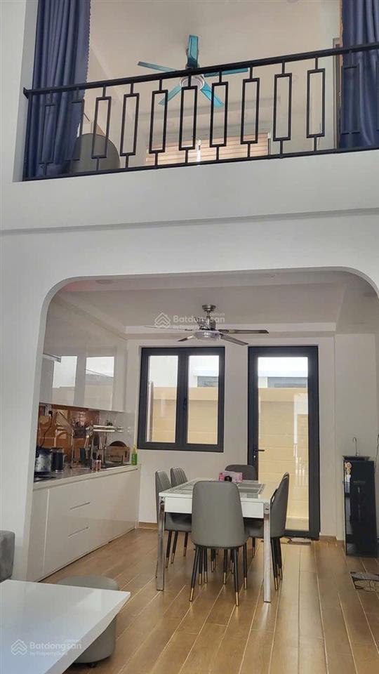 Nhà thuê 4 tầng đẹp5 x 1260m25 pn,4 wc full nội thất mt 12m kdc senturia nam saà gòn binh hưng