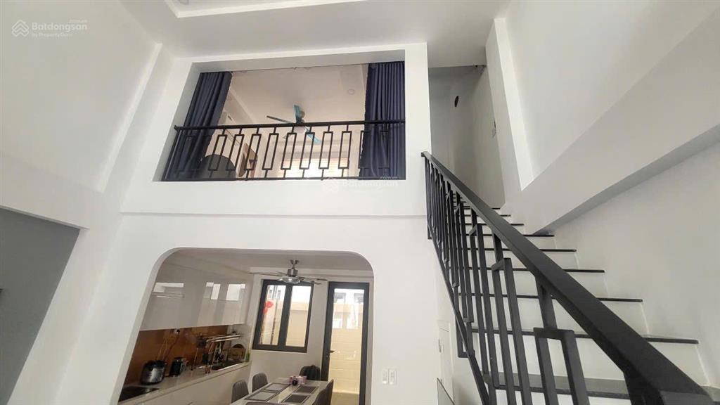 Nhà thuê 4 tầng đẹp5 x 1260m25 pn,4 wc full nội thất mt 12m kdc senturia nam saà gòn binh hưng