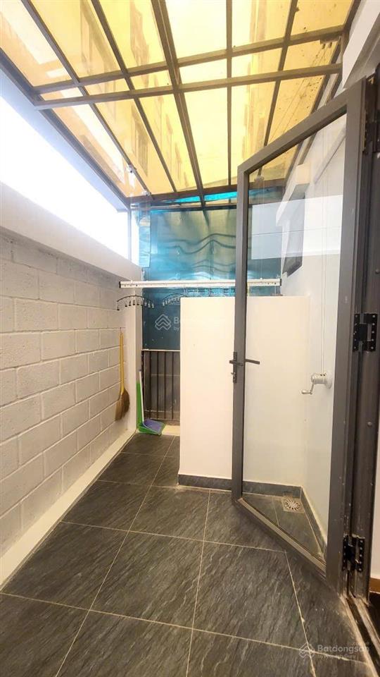 Nhà thuê 4 tầng đẹp5 x 1260m25 pn,4 wc full nội thất mt 12m kdc senturia nam saà gòn binh hưng