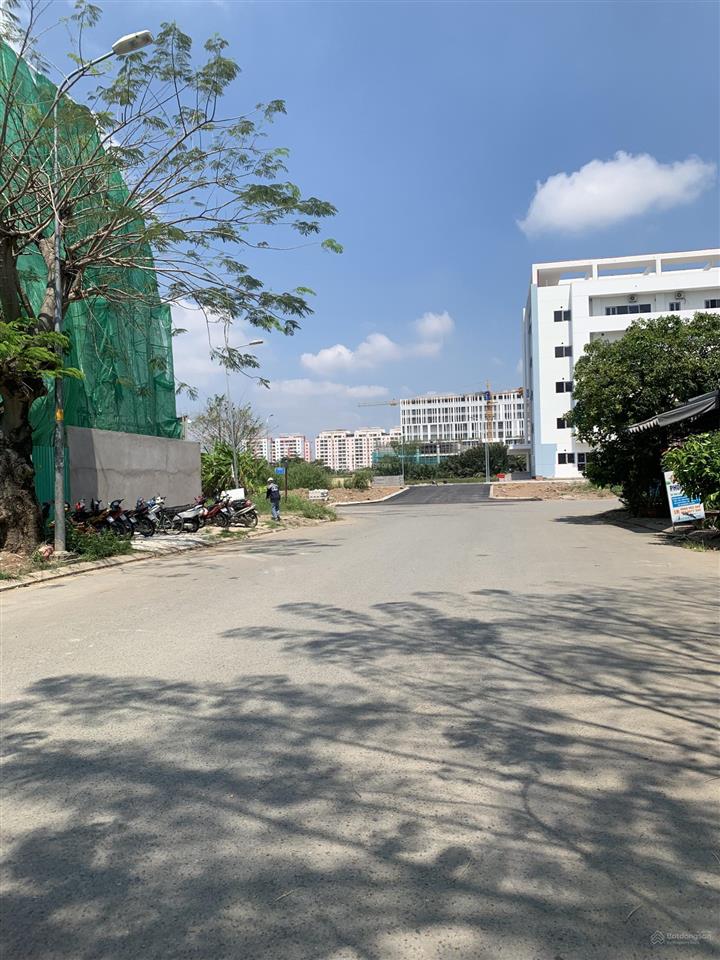 Bán đất 5 x 20100m2 chưa móng kdc 13e intresco sau lưng trường đh văn hiến,xã phong phú, b chánh
