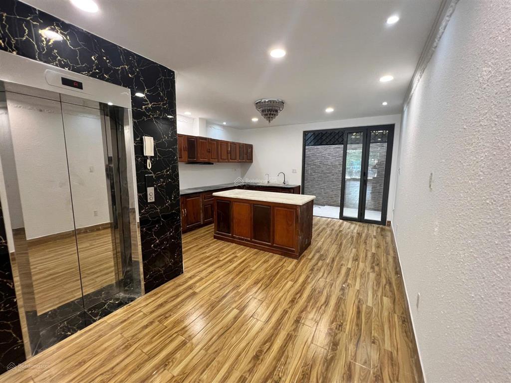 Nhà bán mới đẹphầmthang máy110m5 x 22 mặt tiền 12m kdc đại phúc green villa sát bình hưng, bc