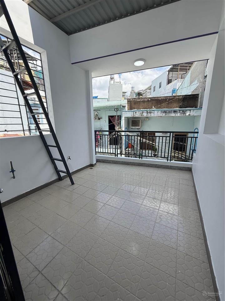 Nhà bán trệt,lầu mới đẹp 54m2(3,7 x15) nở hậu 4m3 pn,2wchẻm xe ba gác 3,5m hẻm âu dương lân p2q8
