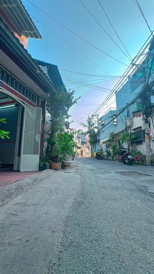 Nhà bán 3 tầng+ st53m23,5 x 15,7(nở hậu 3,8m) 4 pn,3 wchẻm xe tải kinh doanh tốt âu dương lân