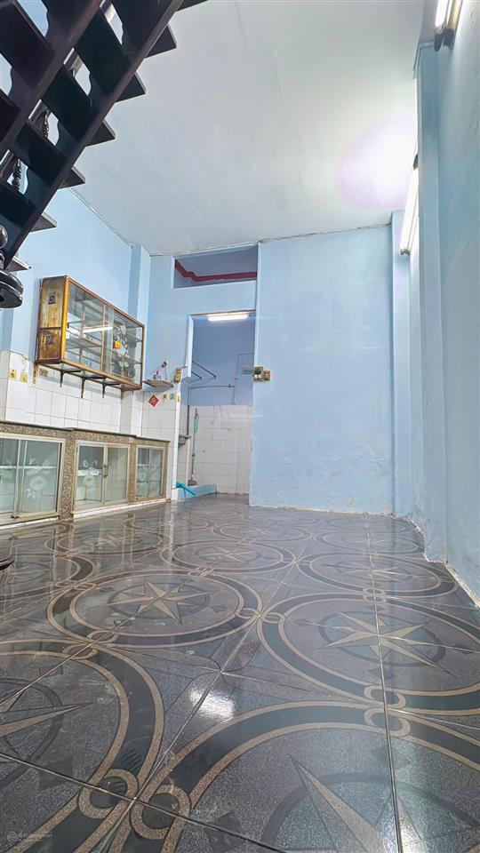 Nhà bán 3 tầng+ st53m23,5 x 15,7(nở hậu 3,8m) 4 pn,3 wchẻm xe tải kinh doanh tốt âu dương lân