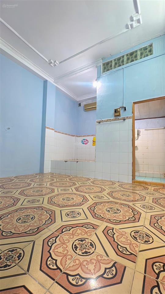 Nhà bán 3 tầng+ st53m23,5 x 15,7(nở hậu 3,8m) 4 pn,3 wchẻm xe tải kinh doanh tốt âu dương lân