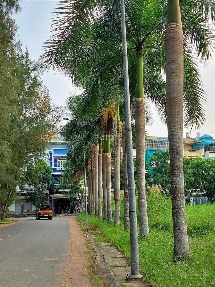 Nhà bán trệt,lửng,3 lầu+ sân thượng5 pn 5 x 17mặt tiền 12m kdc greenlife 13c xã bình hưng mới