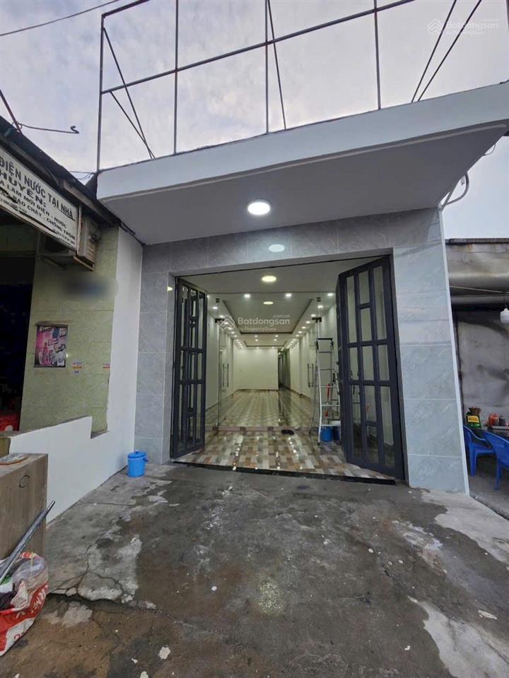 Nhà bán trệt,lửng4,07 x 40dt đất150m2 dt xây dựng105m24pn mặt tiền kd quốc lộ 50 xã phong phú