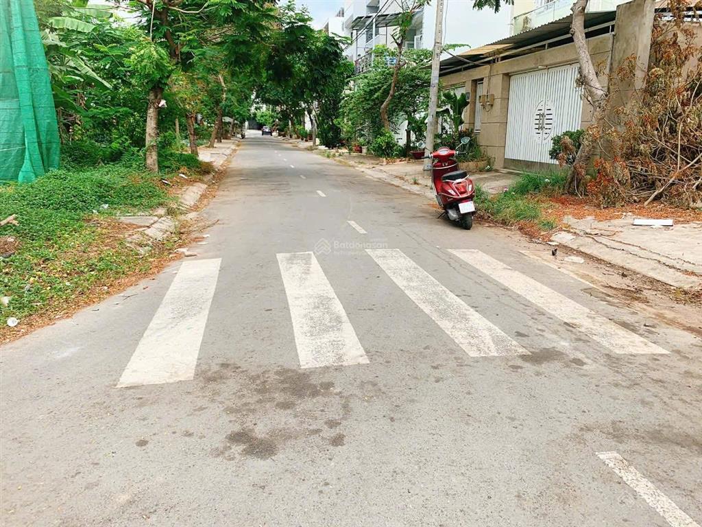 Nhà bán 4 tầng 5 x 20100m2dt sàn250m25 pn,5 wc mặt tiền đường 12m kdc phú lợi p7q8.sổ hc đủ