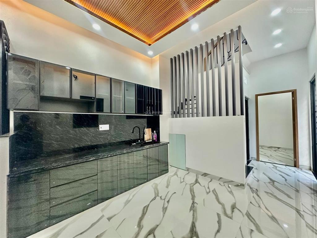 Nhà bán c góc 4 tầng xây mới 100%3,6 x 145 pn,4 wc hẻm thông 4m dương bá trạc nguyễn t tần p2q8