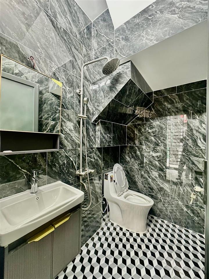 Nhà bán c góc 4 tầng xây mới 100%3,6 x 145 pn,4 wc hẻm thông 4m dương bá trạc nguyễn t tần p2q8