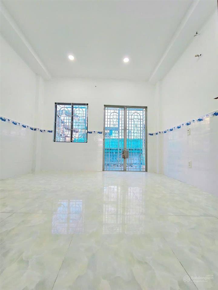 Nhà bán 3 tầng + st3,8 x 105 pn,5 wc hẻm thông gần mt dạ nam p2q8giá5tỷ89 tl. sổ hh công đủ