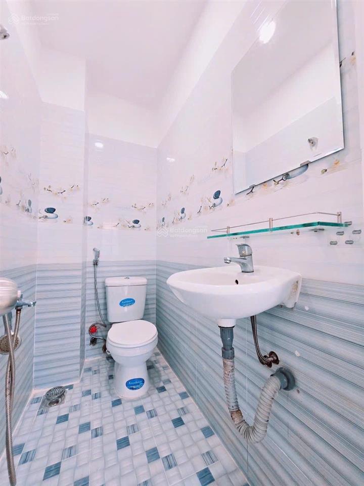 Nhà bán 3 tầng + st3,8 x 105 pn,5 wc hẻm thông gần mt dạ nam p2q8giá5tỷ89 tl. sổ hh công đủ