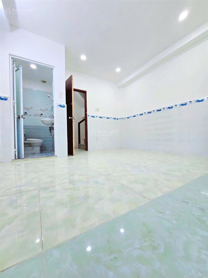 Nhà bán 3 tầng + st3,8 x 105 pn,5 wc hẻm thông gần mt dạ nam p2q8giá5tỷ89 tl. sổ hh công đủ
