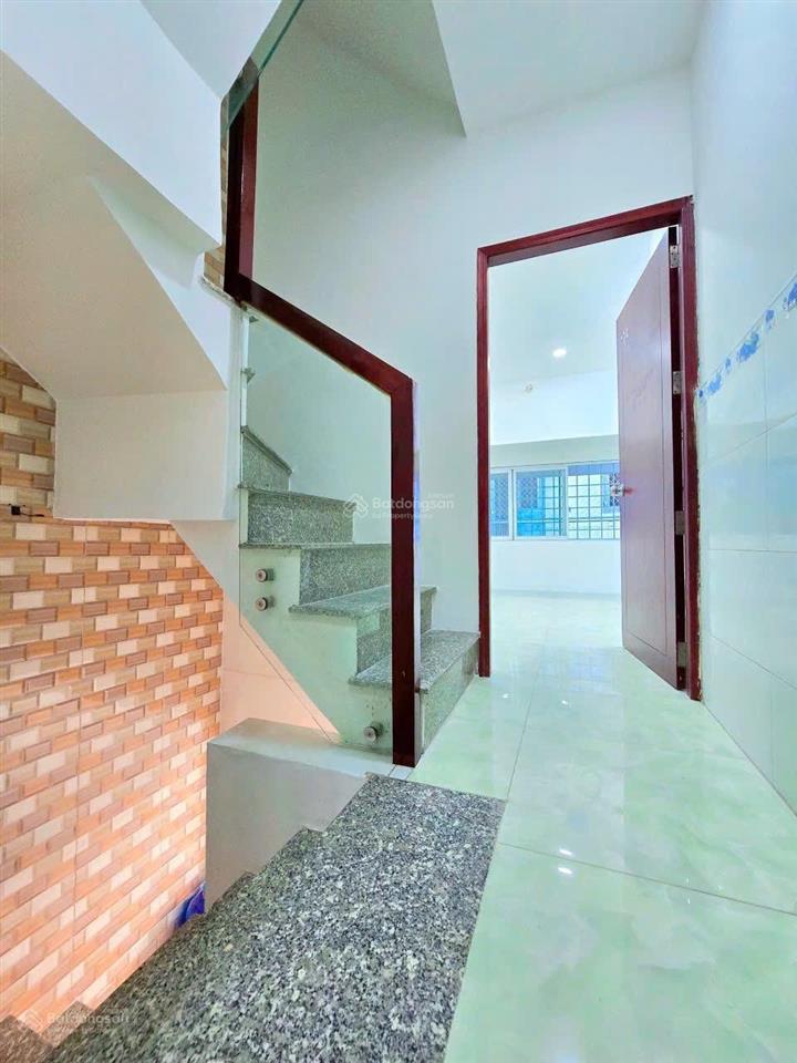 Nhà bán 3 tầng + st3,8 x 105 pn,5 wc hẻm thông gần mt dạ nam p2q8giá5tỷ89 tl. sổ hh công đủ
