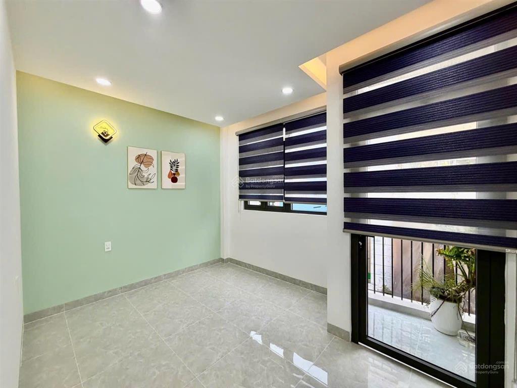 Nhà bán mới đẹp 3 tầng st 4,2x10 3pn, 3 wc full nội thất hẻm thông 3,5m đường phạm hùng p9 q8. shhc