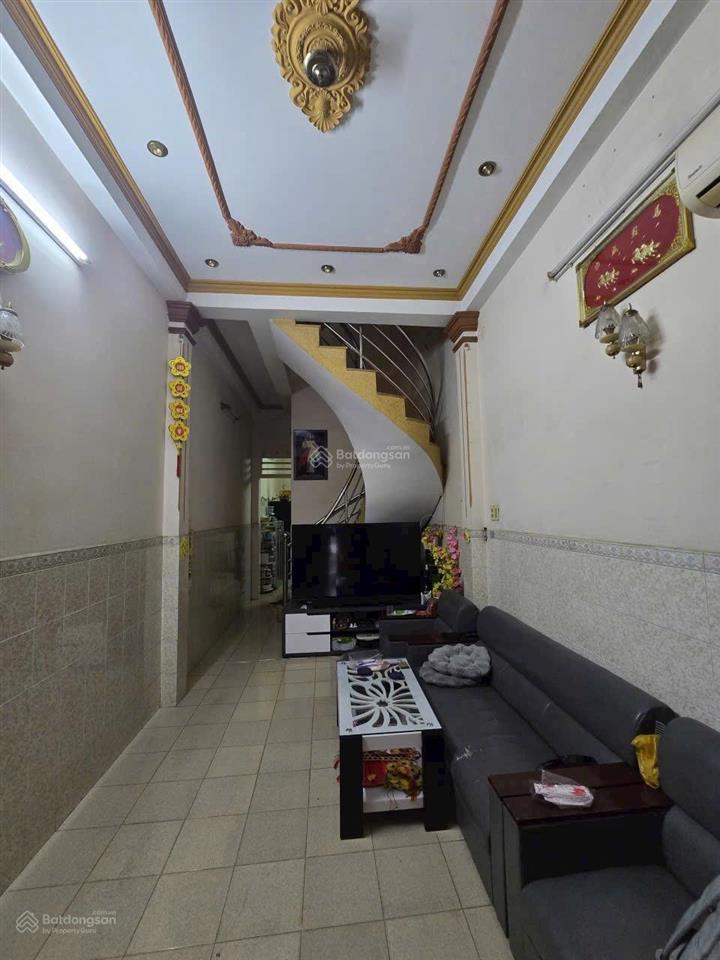 Nhà bán 3 tầng 3.3x15,8m45m2  4 pn, 3 wc mặt tiền đường nhựa 10m thông hưng phú p9 q8. sổ hồng hc