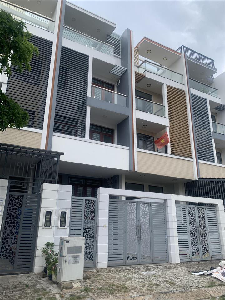 Nhà bán mới  hầm + 4 tầng  5 x 20  100m2  kdc đại phúc đường 12m xã bình hưng, bình chánh