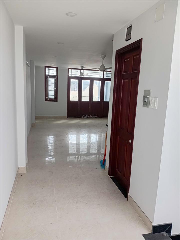Nhà bán mới  hầm + 4 tầng  5 x 20  100m2  kdc đại phúc đường 12m xã bình hưng, bình chánh