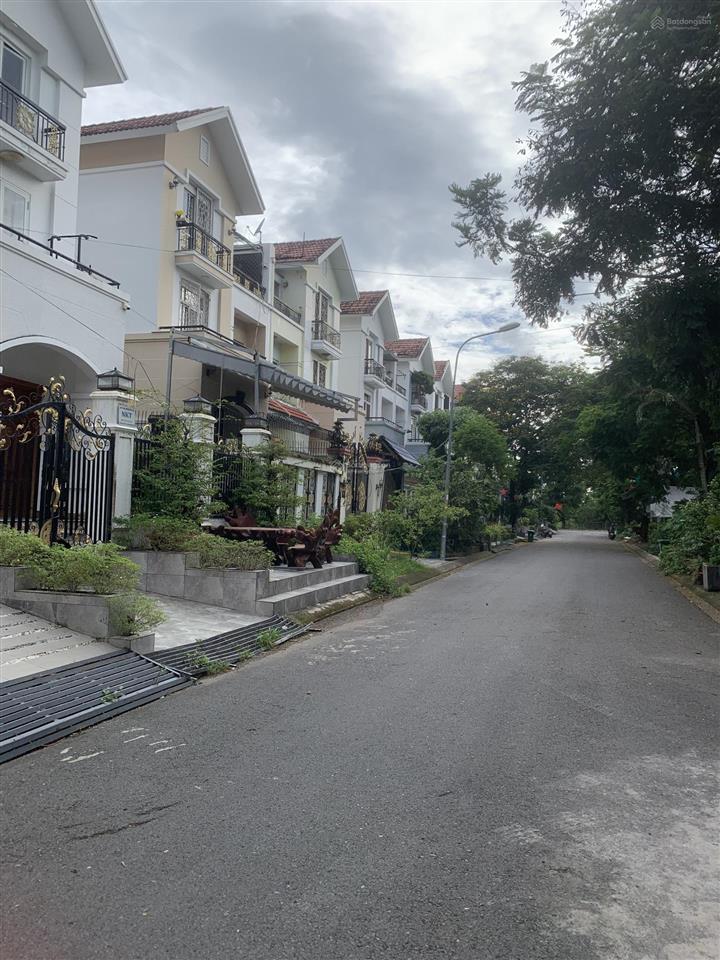 Nhà bán biệt thự mini 3 tầng  8,5 x 18  153m2  4 pn, 5 wc  kdc conic 13b phong phú, bình chánh.
