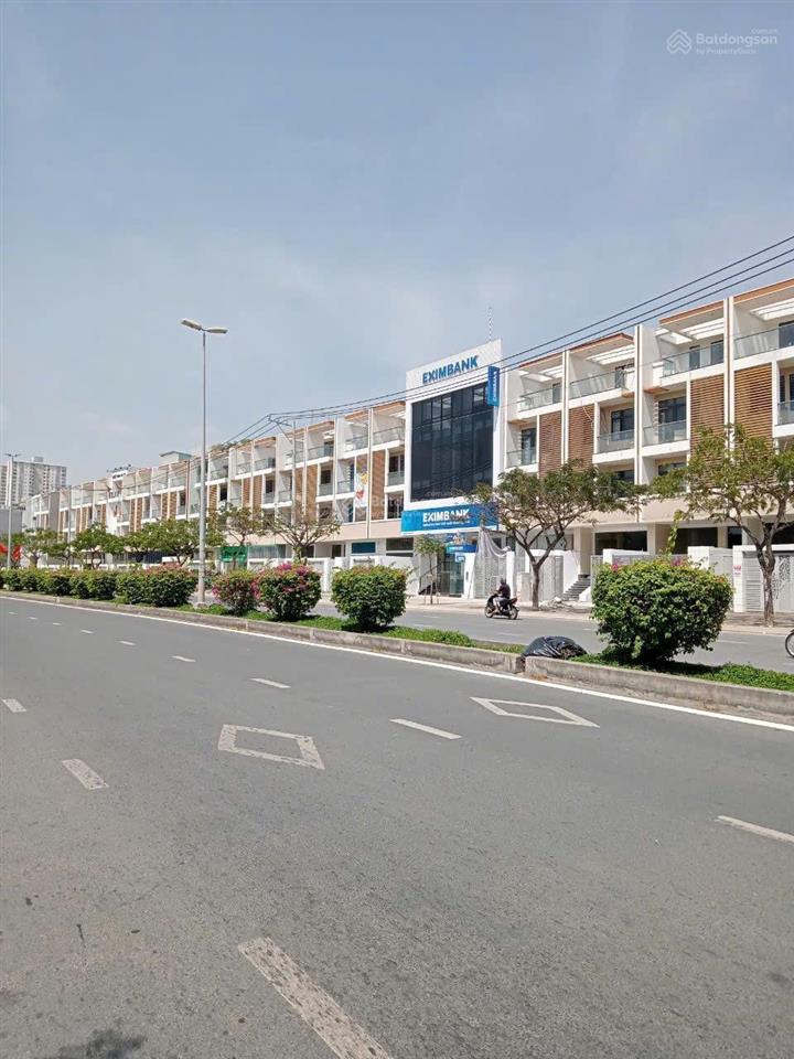 Cho thuê nhà hầm+ 4 tầng 5 x 20100m25 pn,4 wc mt đường phạm hùng 40m kdc đại phúc xã bình hưng bc
