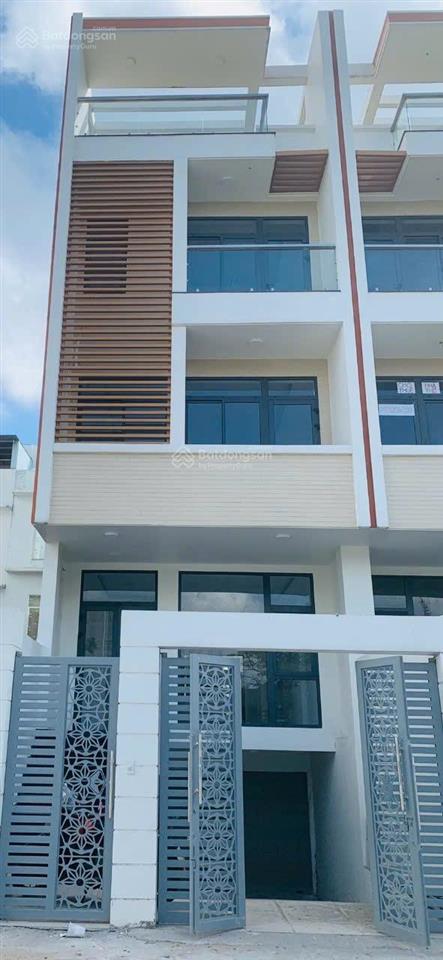 Cho thuê nhà hầm+ 4 tầng 5 x 20100m25 pn,4 wc mt đường phạm hùng 40m kdc đại phúc xã bình hưng bc