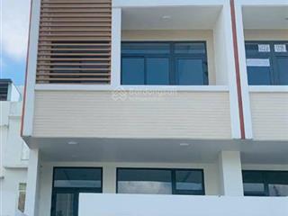Cho thuê nhà hầm+ 4 tầng 5 x 20100m25 pn,4 wc mt đường phạm hùng 40m kdc đại phúc xã bình hưng bc