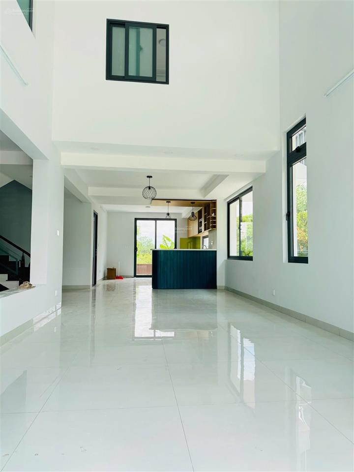 Bán biệt thư 3 tầng 10 x 20  200m2 đường 12m kdc intresco 13e  xã bình hưng (phong phú b chánh cũ