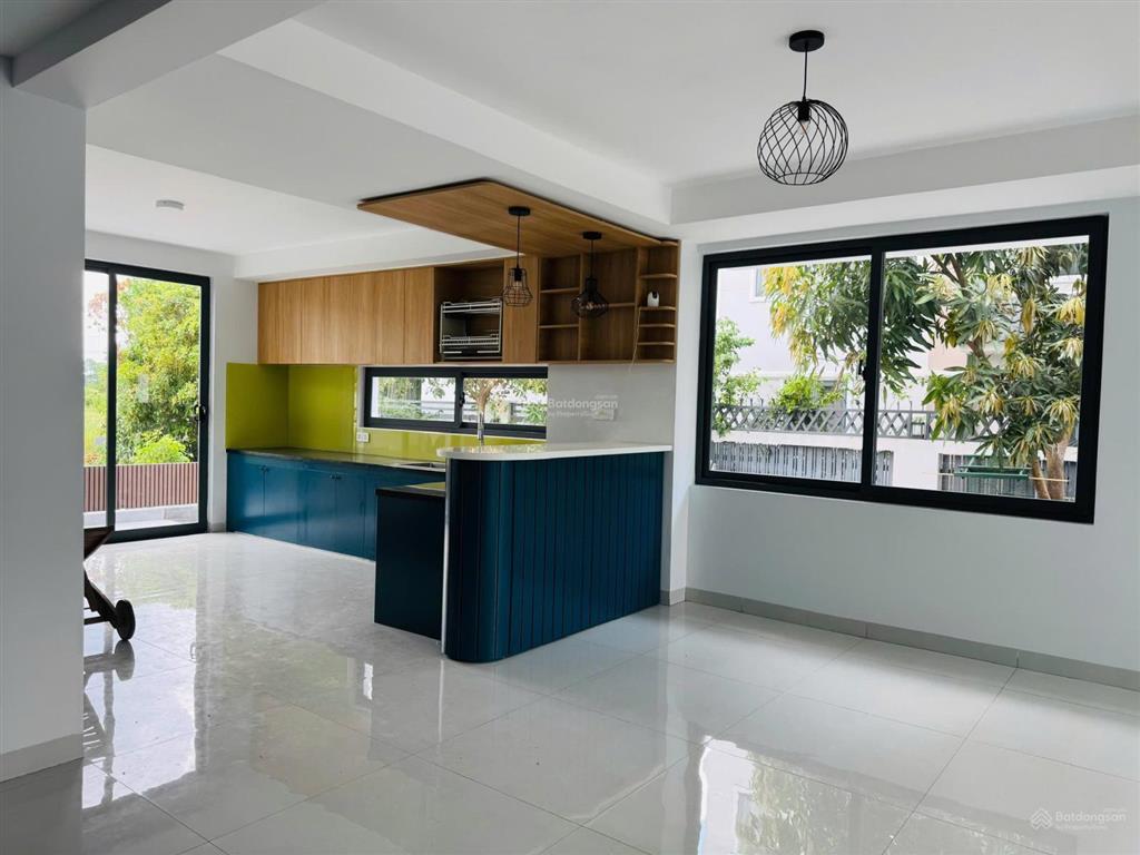 Bán biệt thư 3 tầng 10 x 20  200m2 đường 12m kdc intresco 13e  xã bình hưng (phong phú b chánh cũ