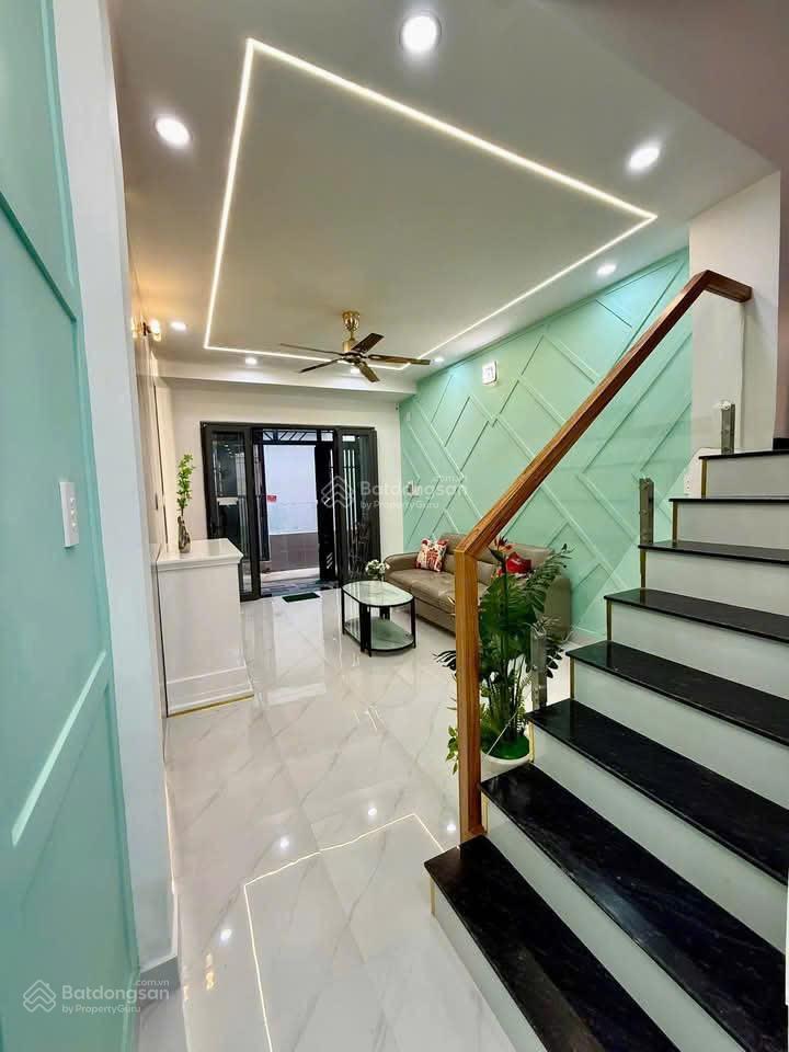 Nhà bán 3 tầng căn góc mới đẹp 4,3 x 103pn,3 wc hẻm 3,5m đường âu dương lân p3q8 cũ. sổ hr, hc đu