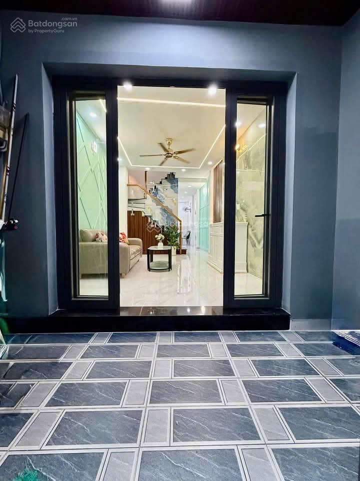 Nhà bán 3 tầng căn góc mới đẹp 4,3 x 103pn,3 wc hẻm 3,5m đường âu dương lân p3q8 cũ. sổ hr, hc đu