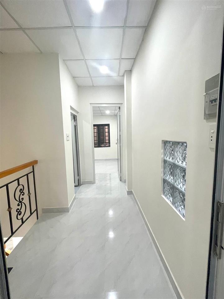 Nhà bán trệt, lầu mới đẹp 39m2(3,3 x 11( nở hậu 4m2)3 pn,2 wc hẻm 3m 125 nguyễn thị tần p1q8 cũ.