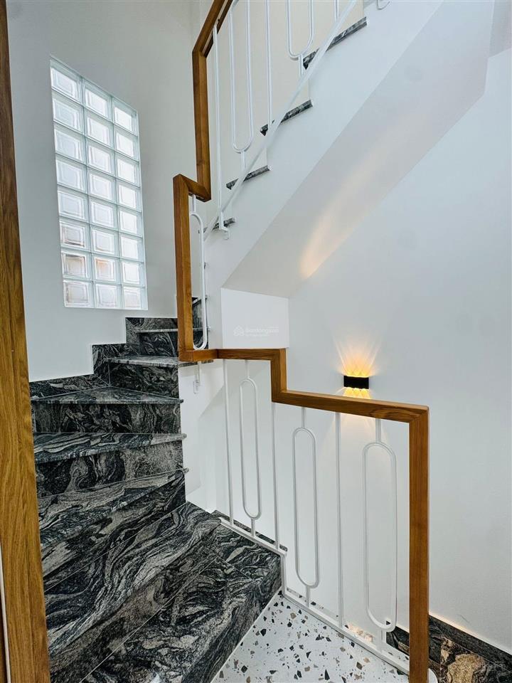 Nhà bán trệt,lầu3,5 x 9,532m2giá4tỷ1 b l,2pn hẻm gần mặt tiền đường dương bá trạc p chánh hưng
