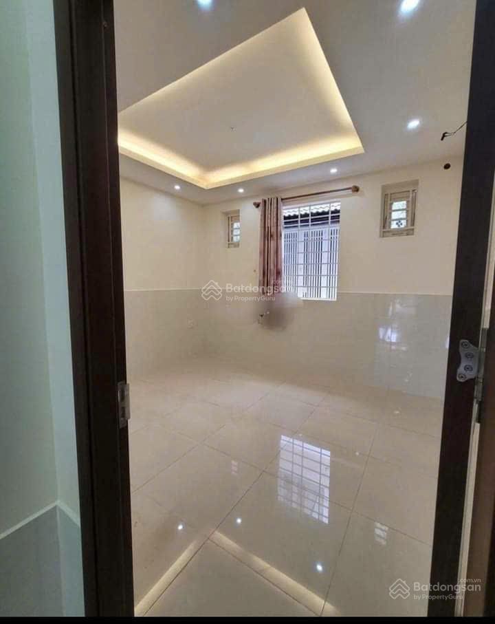 Nhà thuê 4 tầng3 pn, 3 wc hẻm ô tô 8m thông đường áu dương lân q8 cũ 12 triệu/th