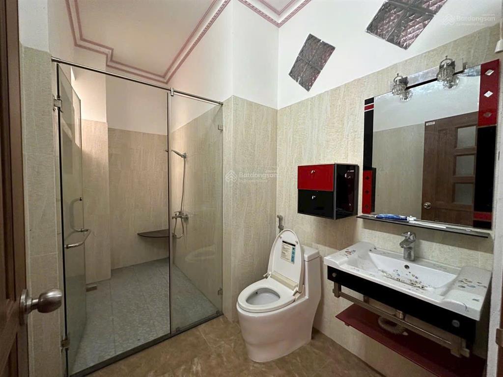 Nhà thuê 4 tầng  5 x 20m  100m2  5 pn, 5 wc  mt đường số 2  20m kdc 6b intresco, bình hưng